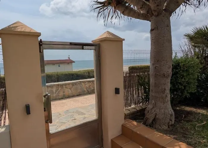 Duplex En Primera Linea De Playa Casares